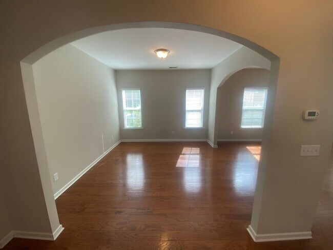 Building Photo - 4 Bedrooms 2.5 Baths in Richmond Hill, Available in 8/10/26!! Located in the sought-after Buckhea...