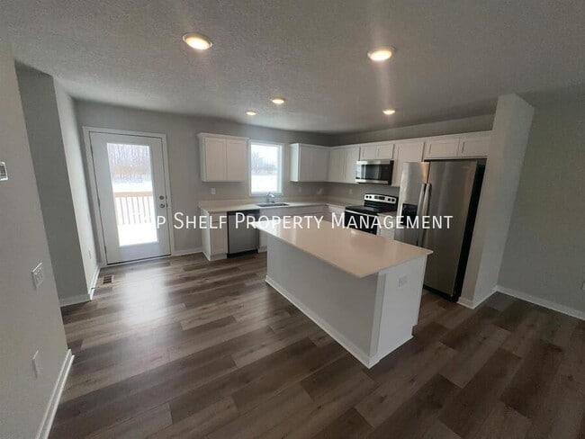 Building Photo - 193 NE 56th St