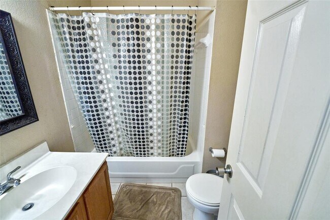 Building Photo - 2712 Settlement Dr