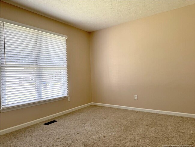 Building Photo - 699 Dowfield Dr