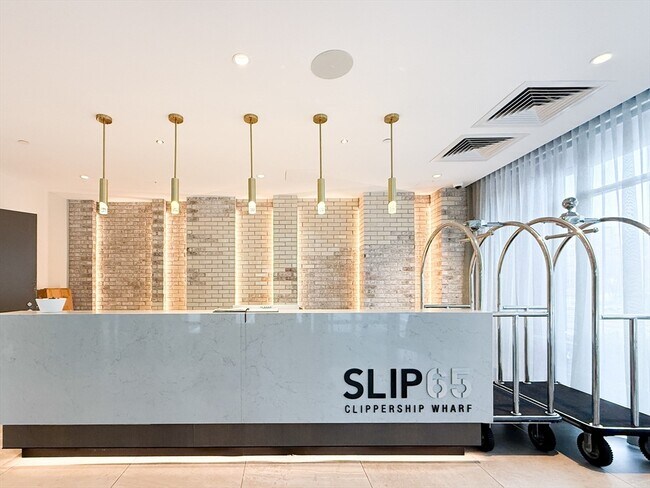 Building Photo - 65 Lewis St