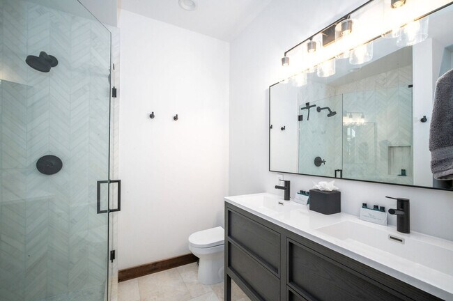 Building Photo - 116 Winterleaf Dr