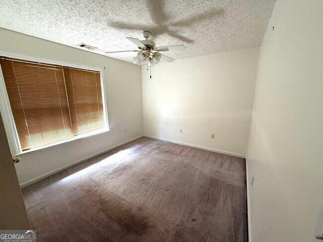 Building Photo - 25 Brookstone Ct