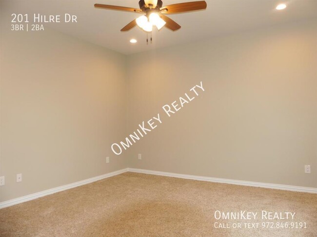 Building Photo - 201 Hilre Dr