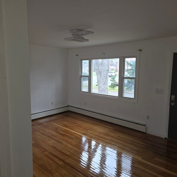 Building Photo - 5 Mack Dr