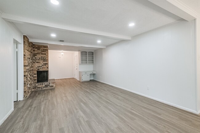 Building Photo - 3311 Palm Desert Ln