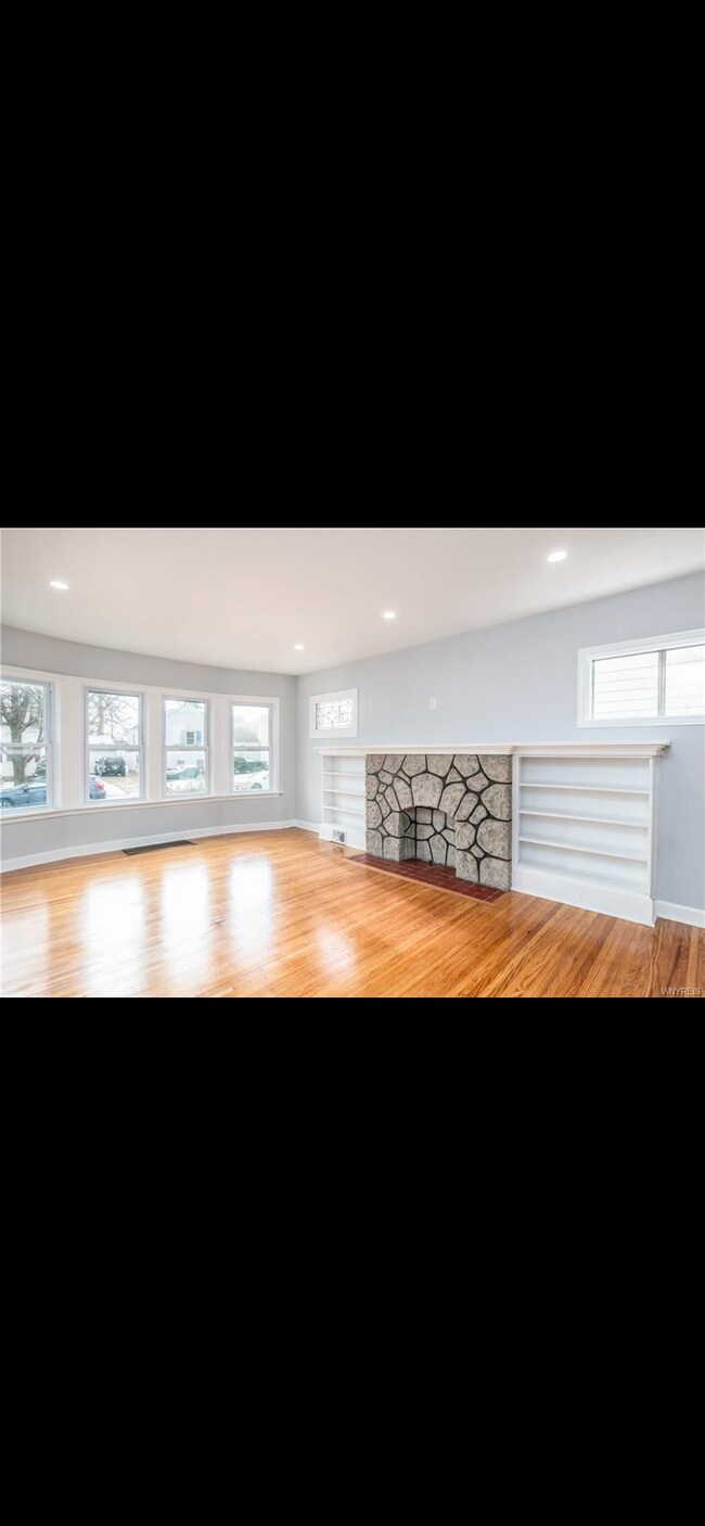 Building Photo - 316 Nassau Ave