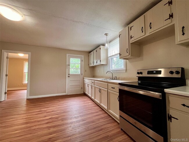 Building Photo - 35 S Remsen Ave