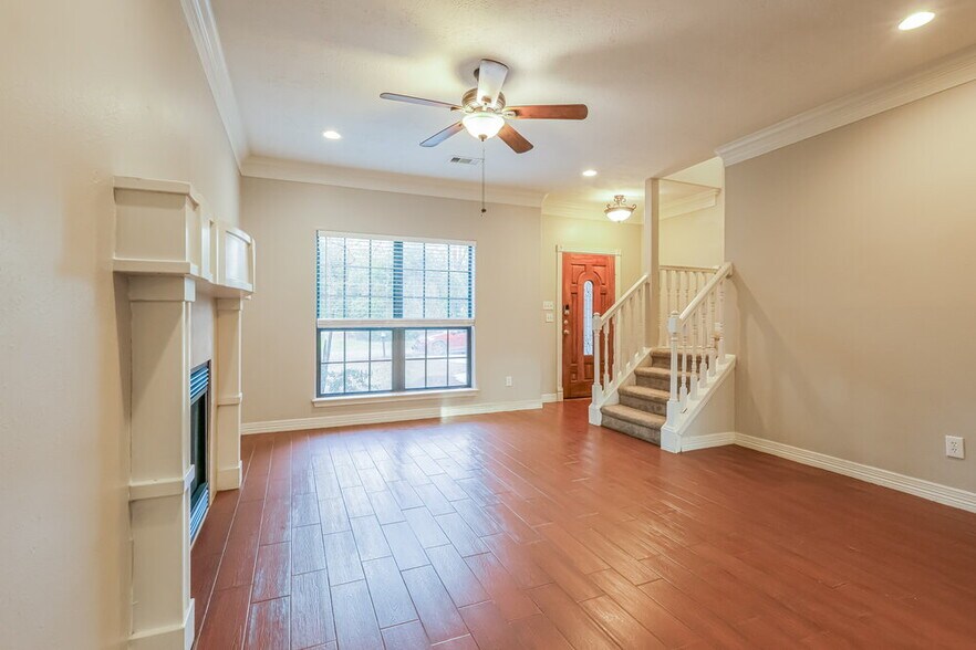 Building Photo - 612 Spruce Dr