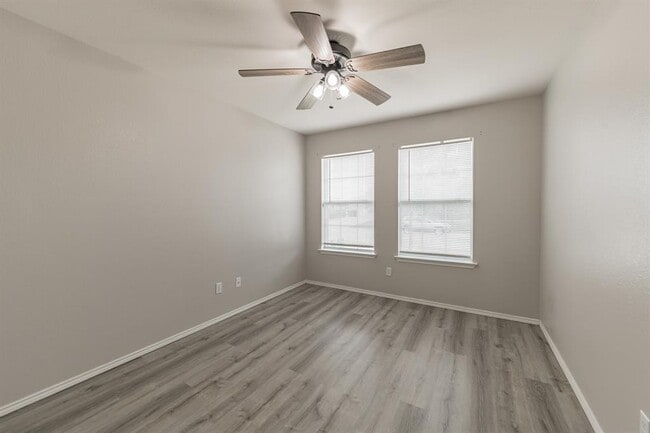 Building Photo - 105 Pullman Pl Blvd