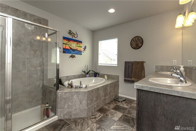 Building Photo - 17520 80th Ave Ct E