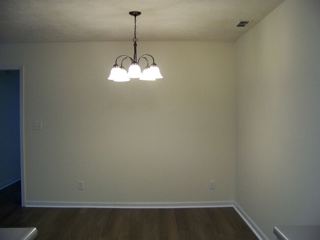 Building Photo - ELK RIDGE OF SOUTH VIEW CONDOMINUMS
