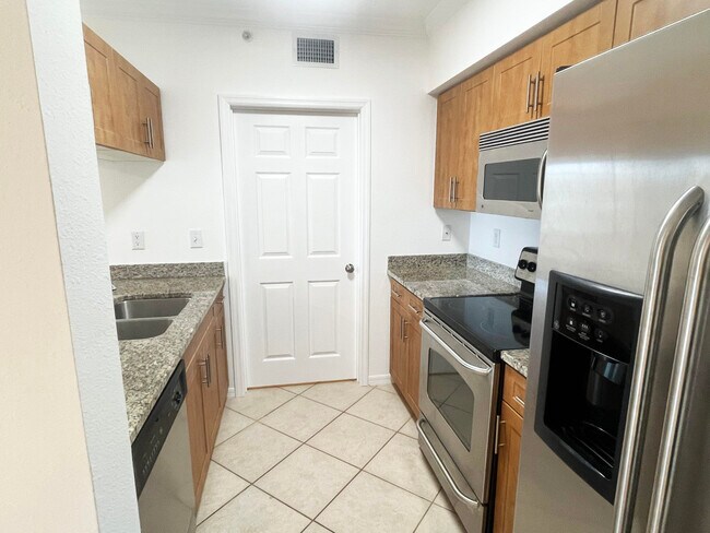 Building Photo - 6482 Emerald Dunes Dr