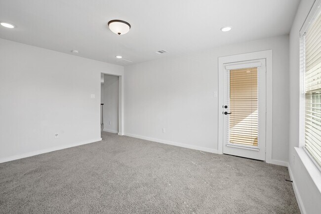 Building Photo - 2107 Pueblito Dr