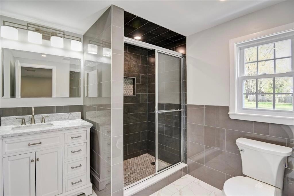 Building Photo - 466 Old Georges Rd