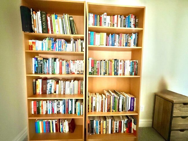 Building Photo - 625 E 200 S