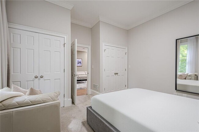 Building Photo - 700 S Brighton Ct
