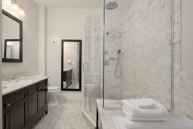 Building Photo - 49 W 16th St