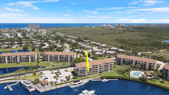 Building Photo - 1301 Seafarer Cir