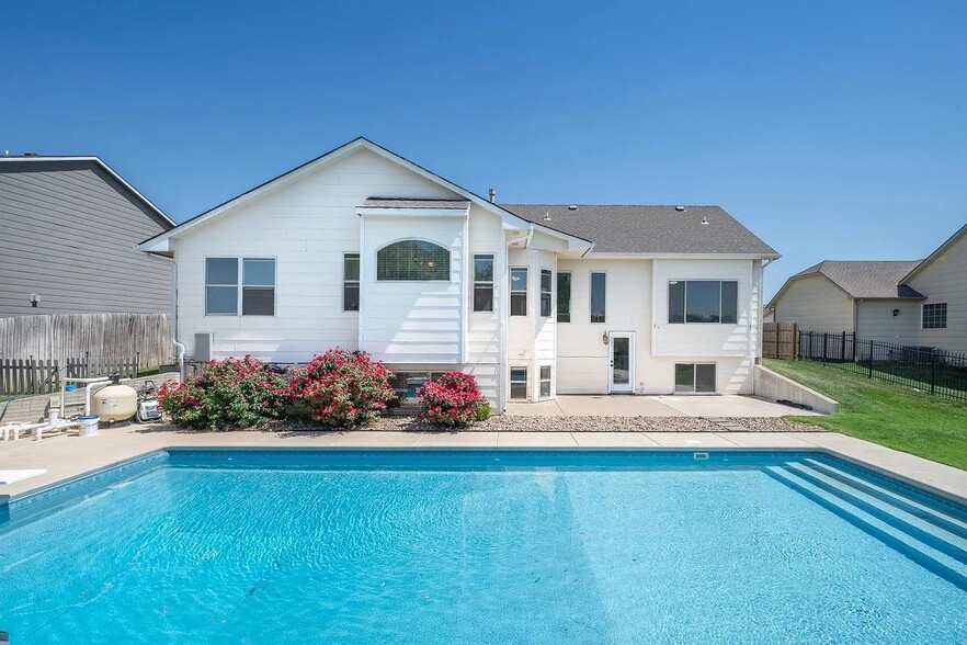 Building Photo - 14011 E Watson St