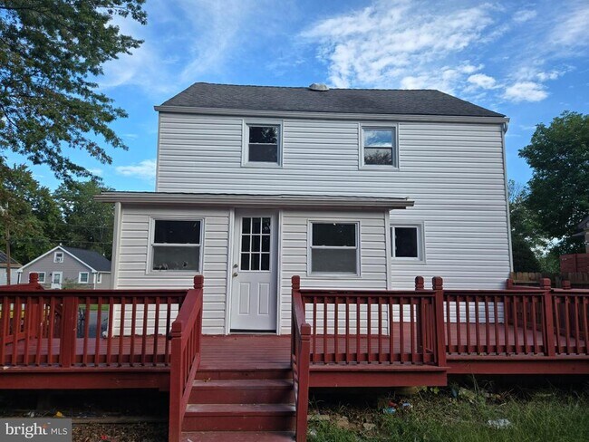 Building Photo - 14 Hillman Ave