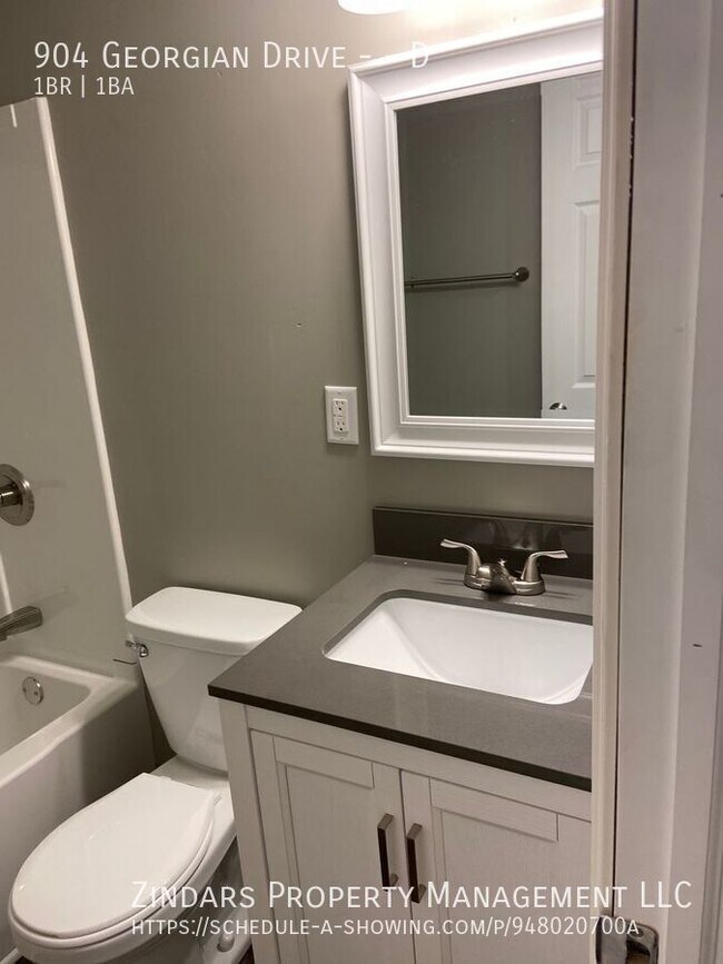 Building Photo - 904 Georgian Dr