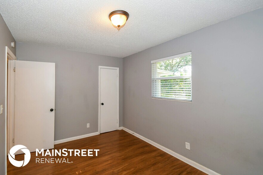 Building Photo - 868 Filmore Ln