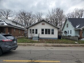 Building Photo - 709 S Ironwood Dr