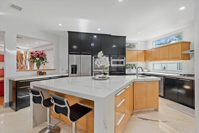 Building Photo - 30400 Highland Blvd