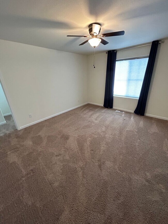 Building Photo - 2338 NW Yohn Ranch Dr