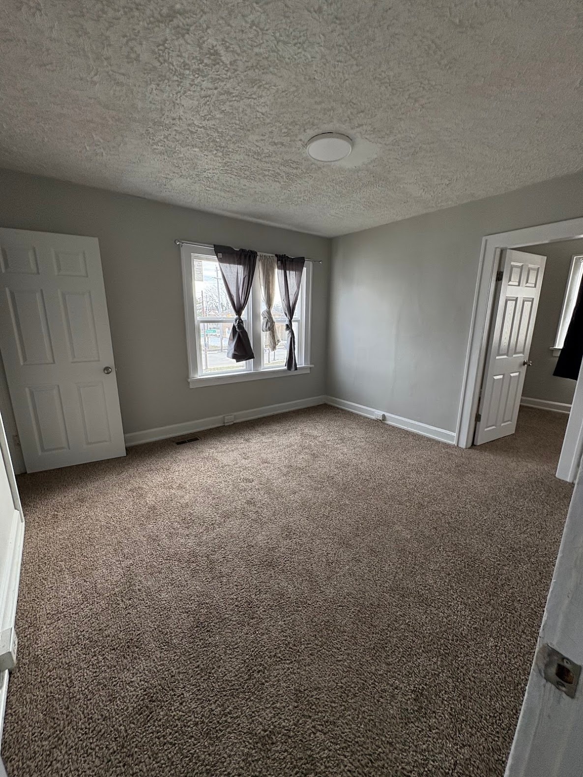 Building Photo - 1262 E 20th Ave