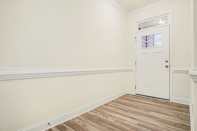 Building Photo - 3BR Like-New Townhome –  Morrisville RTP RDU