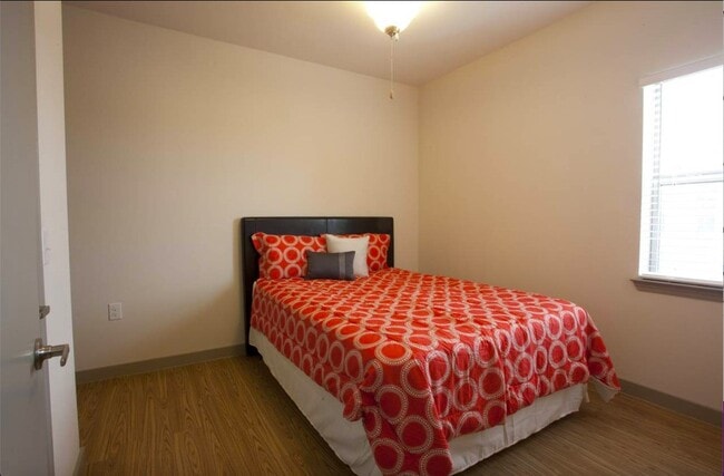 Building Photo - 12777 Merit Dr