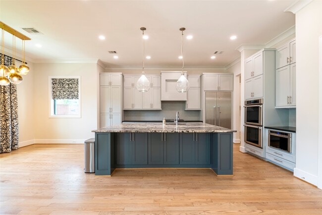 Building Photo - 1507 Martin St