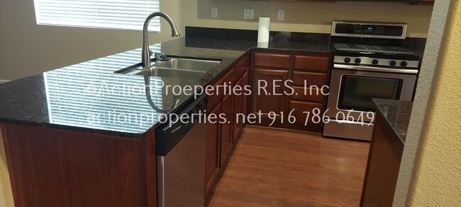 Building Photo - West Park -3 Bedroom, 2 Bath,  Single Stor...