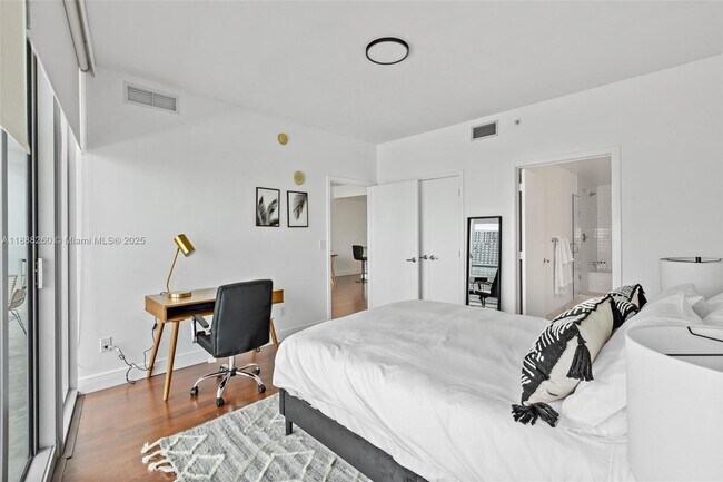 Building Photo - 888 Biscayne Blvd