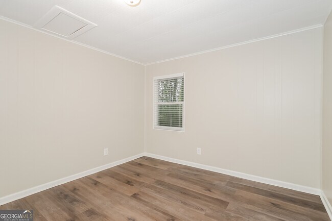 Building Photo - 66 Seminole Rd NE