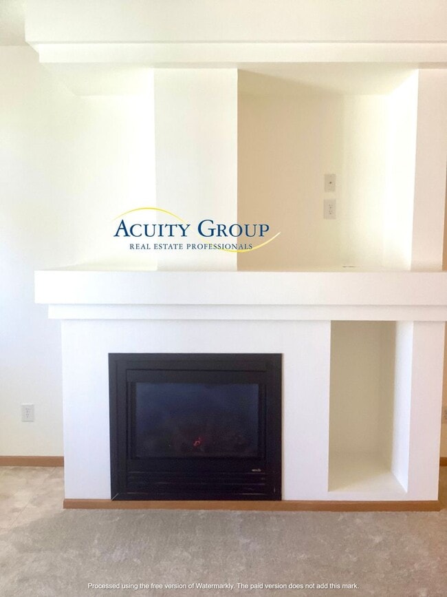 Building Photo - 2 BR, 1 1/2 BA Townhome Move in available as soon as 6/18/26!