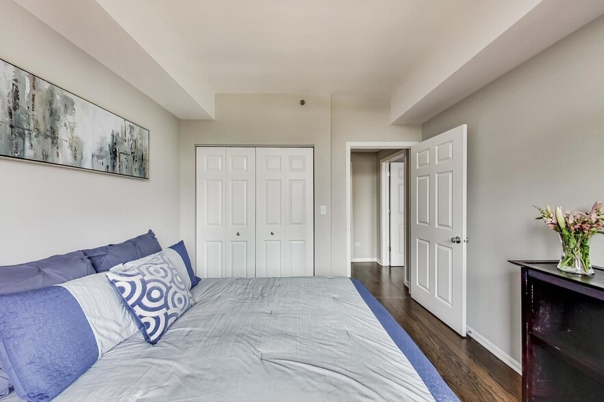Second Bedroom - 400 W Ontario St