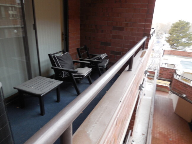 Building Photo - Modern Downtown Condo at Arlington Place