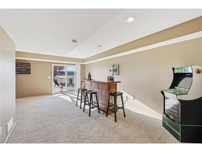 Building Photo - 8451 Jonquil Ln N