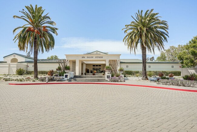 Building Photo - 760 Cottage Dr