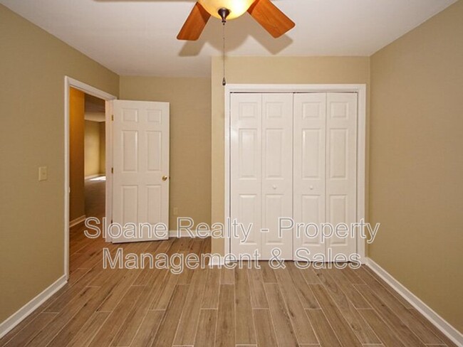 Building Photo - 352 Sandpiper Dr