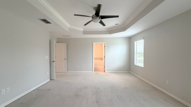 Building Photo - 10606 Inside Loop