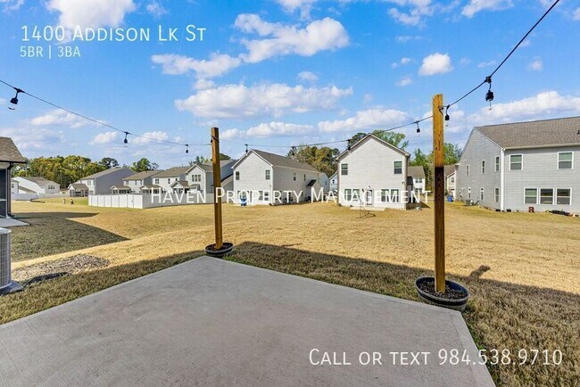 Building Photo - 1400 Addison Lk St
