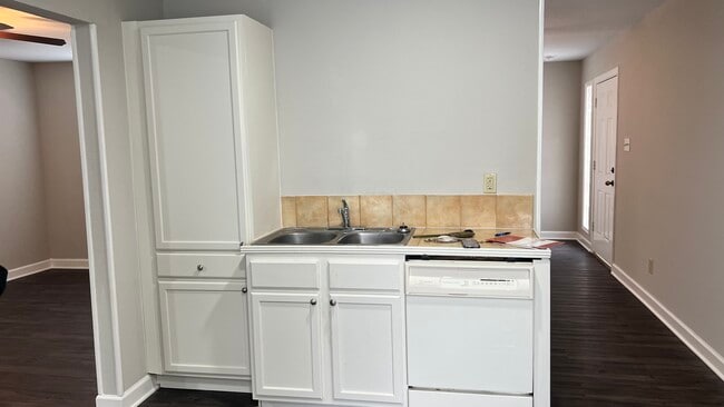 Building Photo - 5914 Magnes Ln