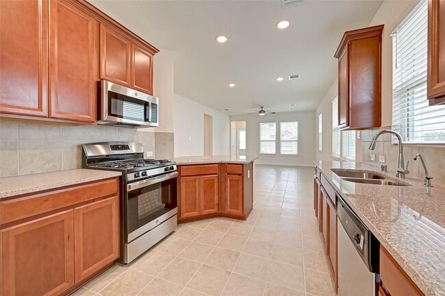 Building Photo - 8022 Pinebrook Arbor Ct