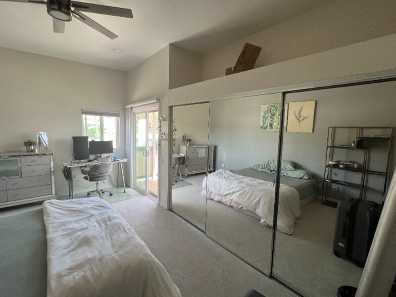 Building Photo - 4763 Lamont St