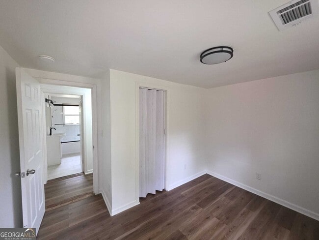 Building Photo - 15 Dixie Dr