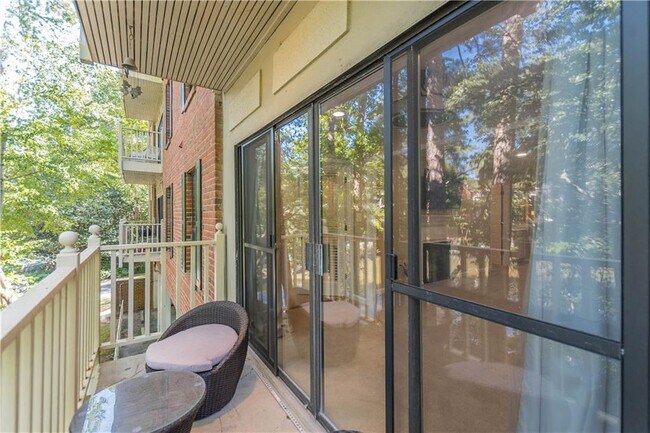 Building Photo - 28106 Plantation Dr NE